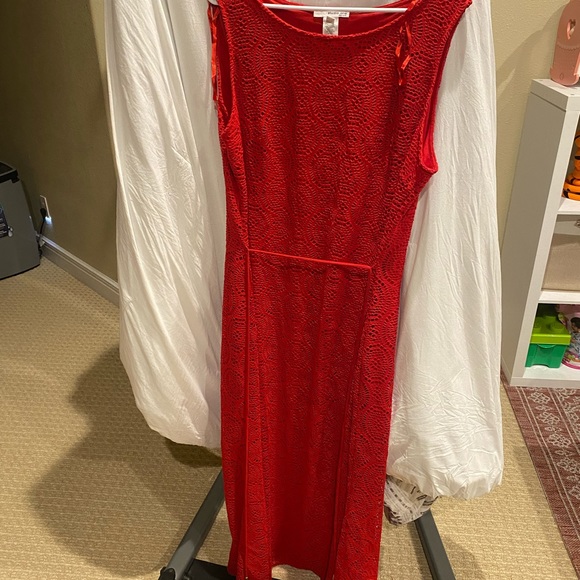 Beautiful red dress! - Picture 1 of 2